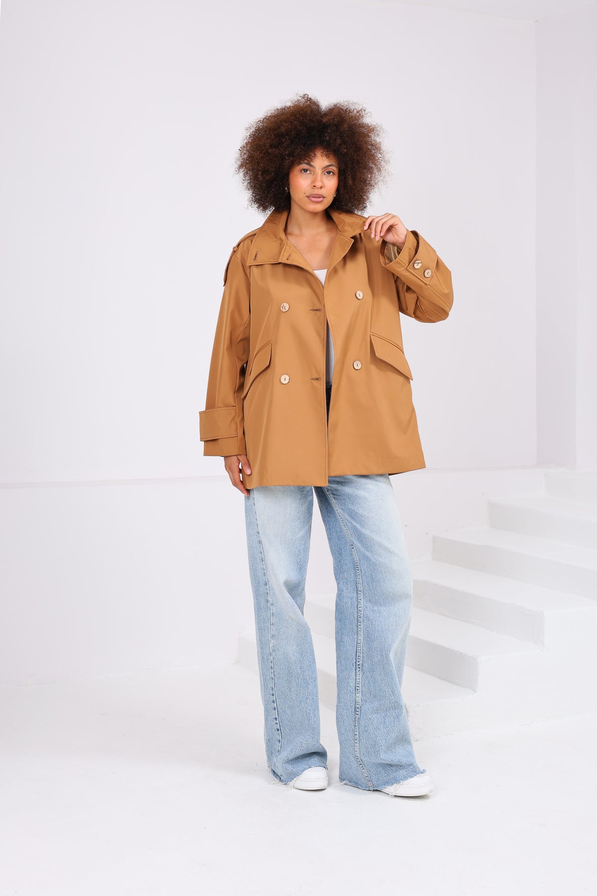 Kadın Oversize Kısa Trençkot Dik Yaka Düğmeli Cepli Trençkot | Taba
