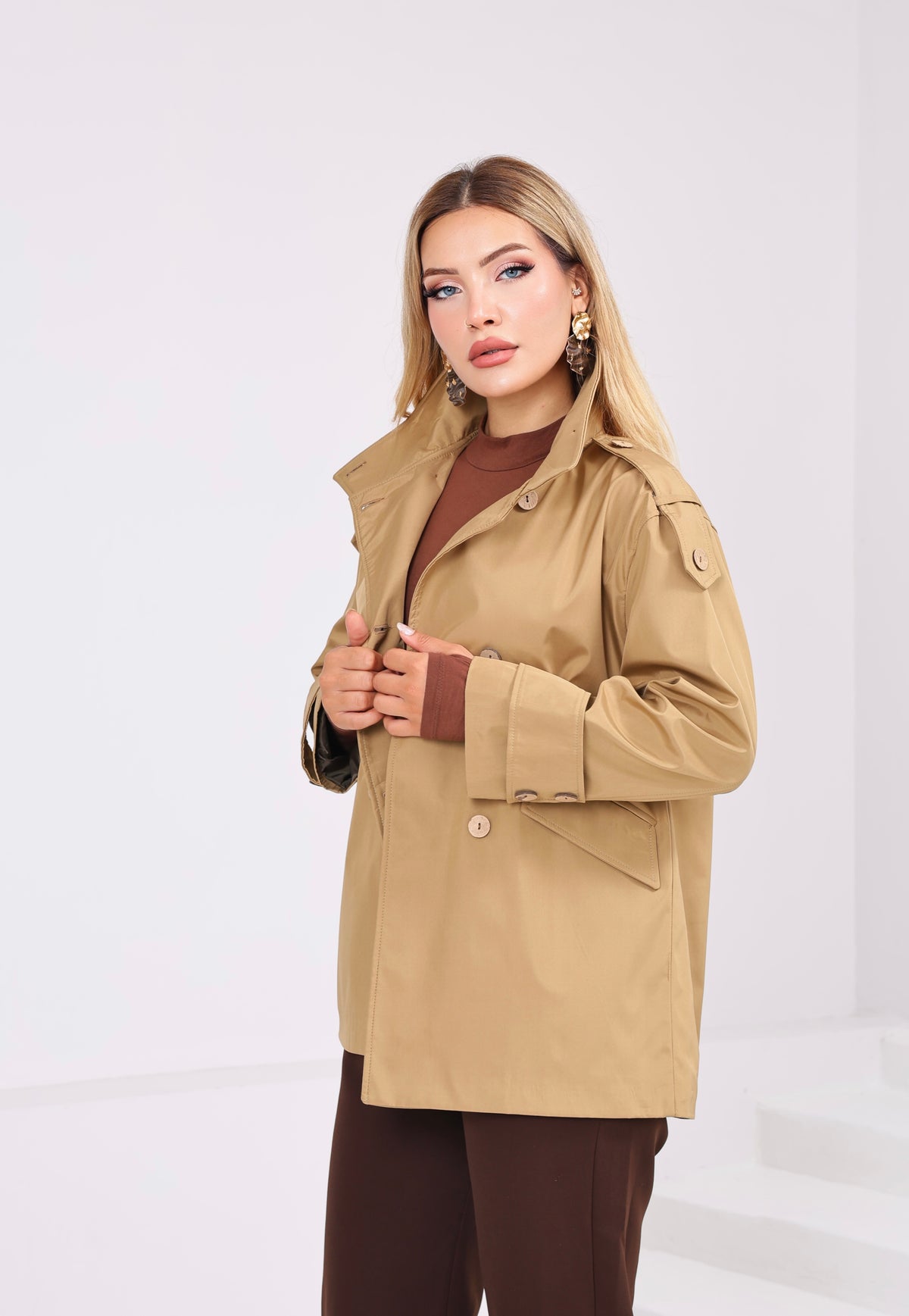 Kadın Oversize Kısa Trençkot Dik Yaka Düğmeli Cepli Trençkot | Vizon