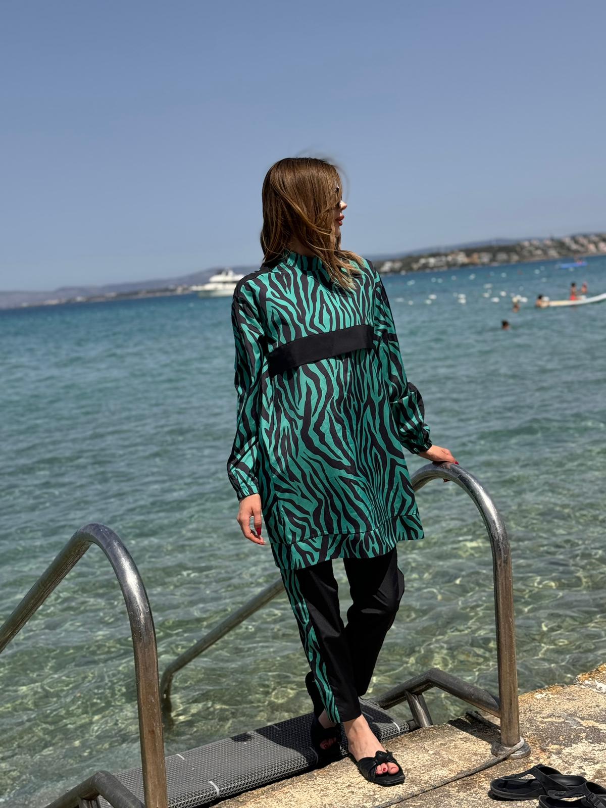 Zebra Desenli Tam Kapalı Tesettür Mayo Haşema